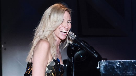 ‘80s Musician, 55, Looks Gorgeous in Mint Green Swimsuit at Coachella Event: PHOTOS