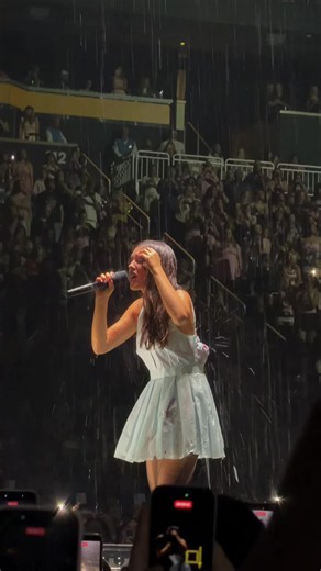 The cure 9.30.26. Olivia Rodrigo Unravaled tour PPG Paints Arena #thecure #oliviarodrigo #unraveledtour #singing #fyp