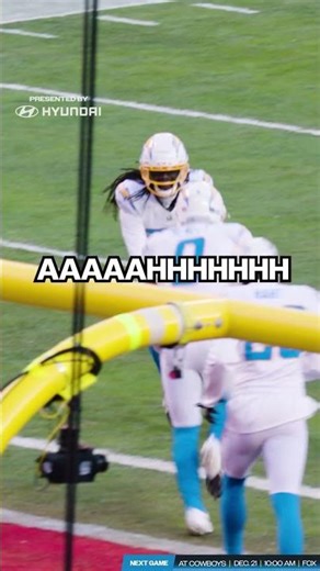 this reaction to henley picking off mahomes 😂