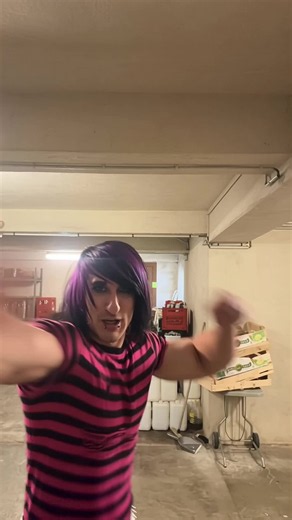 Make Your First Viral Video with an AI Influencer - Hardstyle Warehouse Tips