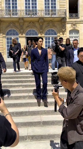 DIOR FALL WINTER 2026-2027 HAUTE COUTURE SHOW #민규 (via tianweizhang)🔗 https://t.co/n8C1Xq4nnBMINGYU FOR DIOR COUTURE#MINGYUxDior #DiorCouture@Dior @pledis_17