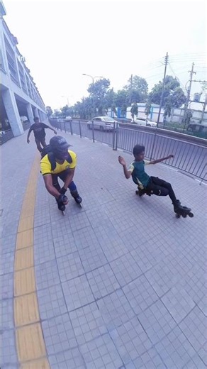 Roller Skating + Funny Voice = Full Comedy 🤣🔥 #skating #rollerskating #shortsfeed #skatepark