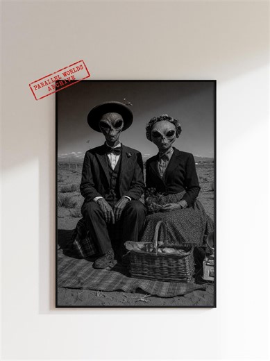 Vintage Alien Family Artwork, UFO Portrait Wall Art, Weird Sci Fi Decor, Alien Couple Poster - Etsy