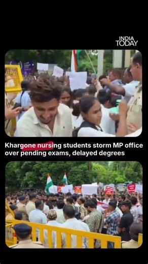 Khargone Nursing Students Break Barricades, Protest Delayed Exams & Degrees #khargone #exams