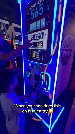 Perfect pump 😦 (🎥:mistersantino/ig)
