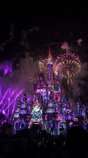 DISNEY'S NOT SO SPOOKY SPECTACULAR FIREWORK SHOW | Mickey’s Not So Scary Halloween Party
