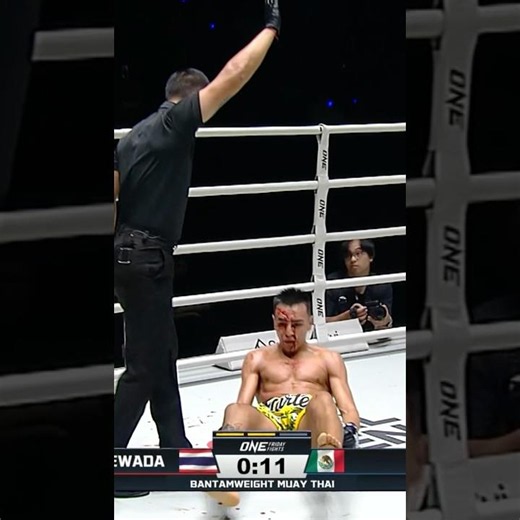 SLASH and BURN 💪🔥 Kampeetewada elbows Anuar Cisneros for a second-round TKO!