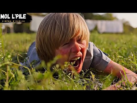 صبي يعاني من حساسية تجاه الهواء والماء😰لكن عند ذهابه للعلاج يكتشف أن والده ليس من هذا العالم😱||🎦 𝐄𝐥𝐢