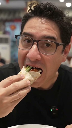 🥟 Eating Authentic Peking Duck in Beijing