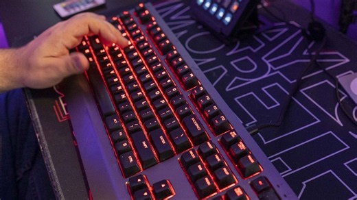 Deadspin | Dplus sweeps Karmine Corp to win Esports World Cup League of Legends