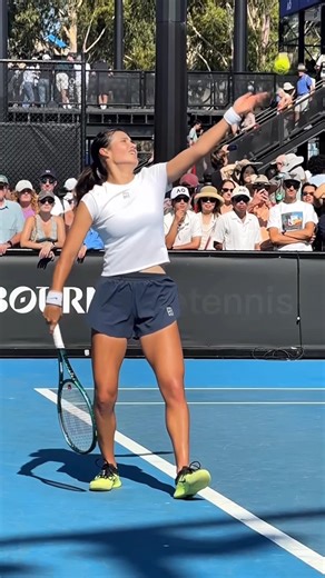 Emma Raducanu Smooth Slow Motion Serve 🔥🎾 | Perfect Technique Breakdown