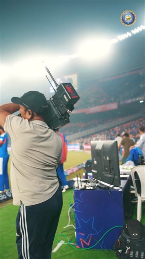 Heroes with Heart! 💙 Hardik Pandya 🤝 Cameraman 🎥 #TeamIndia | #INDvSA | IDFC FIRST Bank | Indian Cricket Team