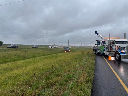 Crash blocks left lane on I-10 eastbound near Crowley