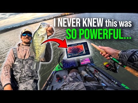 NO ONE is CRAPPIE fishing like THIS... (East Texas Winter Crappie Fishing)