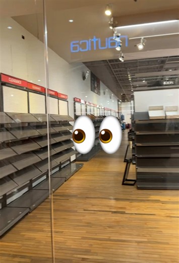 #mall #shopping #ghost #clearance #houndstooth Hurry up and buy! 😳😳