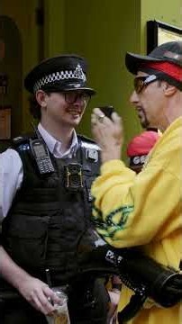 Ali G: Who Iz I? - Sacha Baron Cohen's Ali G leads a multitude of lookalikes across London