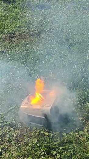 BALLOON UNDERWATER, 100 SPARKLERS vs RADIO, SPEAR vs TABLET | #Shorts