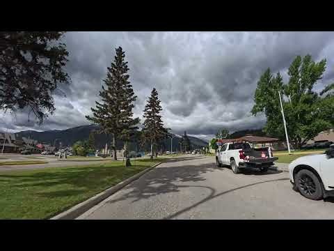 Exploring the Town of Jasper — A Scenic Drive Through the Heart of the Canadian Rockies 🍁