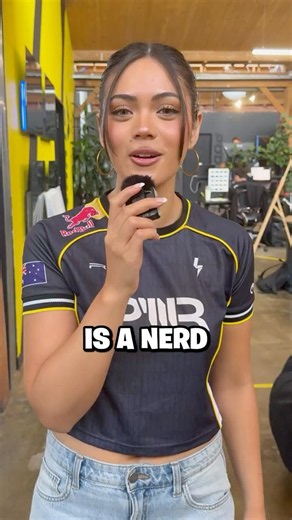 Who is a Fortnite skin expert? 👀