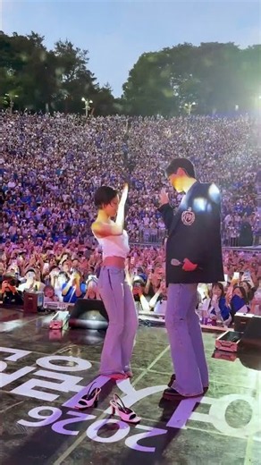 HWASA 'Good Goodbye' Live Concert The Crowd Goes Wild