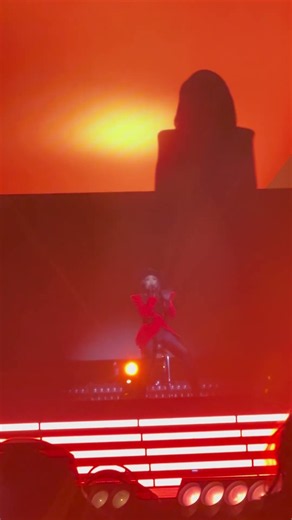Brandy performing Almost Doesn’t Count on The Boy Is Mine Tour