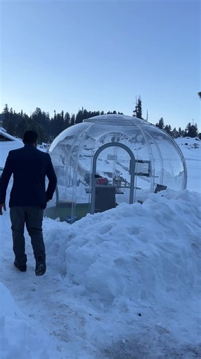 Experiencing Igloo restaurant in kashmir #viralvideo #snow #Kashmir #trendingnow | Akhoon Zahur
