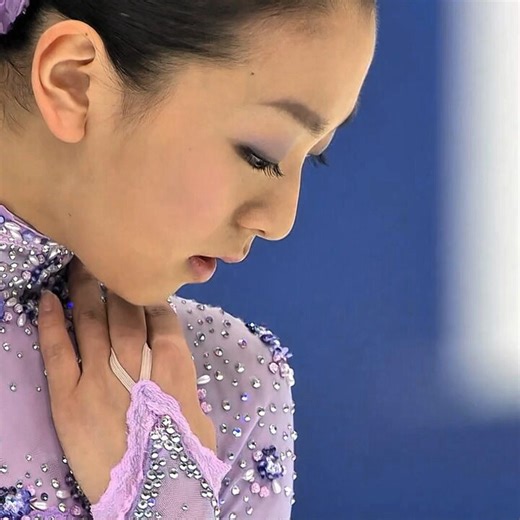 Mao's "Liebesträume" at the 2010 Japan Figure Skating Championships. She placed first in the free program with a score of 127,47 points and won the event with a total of 193.69. This was her fourth consecutive national title. #浅田真央 #MaoAsada