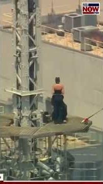 Two people in custody after climbing Empire State Building