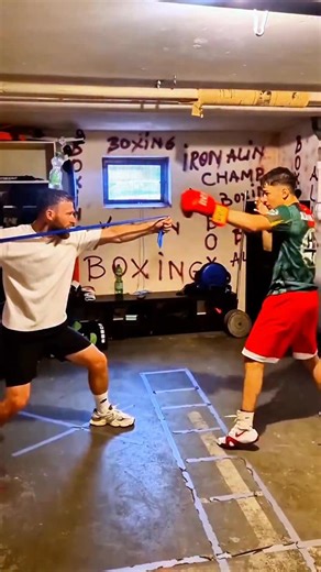 Most fighters think their problem is technique. It’s not. They’re just slow. Slow thinking. Slow movement. Slow decisions. And then they say: “My defense is bad.” “My combinations don’t work.” “I need more power.” But the real problem is one thing: speed of reaction, body, and mind. I didn’t learn this from books. I learned it when fast fighters started beating strong ones. And when I realized that speed can be trained systematically, not something you’re just “born with.” If you train and feel 