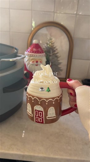 Only 8 more fridays til Christmas 🎄😍 #easyrecipe #christmas #christmasrecipe #crockpot #hotcocoa