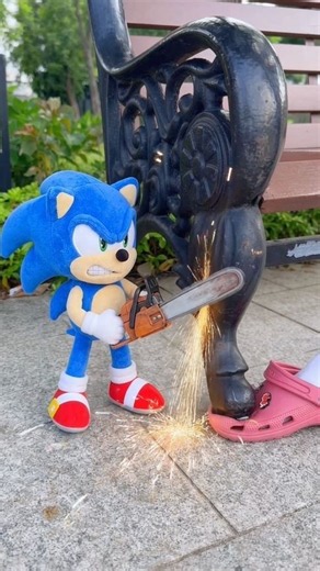 Sonic Try To Help Stuck Rumi #cosplay #sonicthehedgehog #sonic