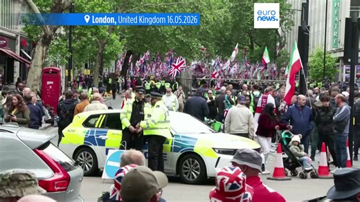 London police out in force as tens of thousands attend rival rallies