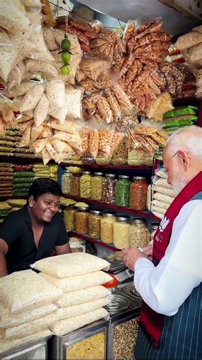 PM Narendra Modi eating Jhal Muri | Modiji eating Street Food 🥣🌶️