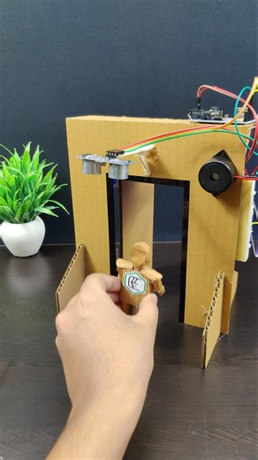 Automatic Smart Door #robotics #robot #eazytronic #automaticdoors #arduinoproject #arduino