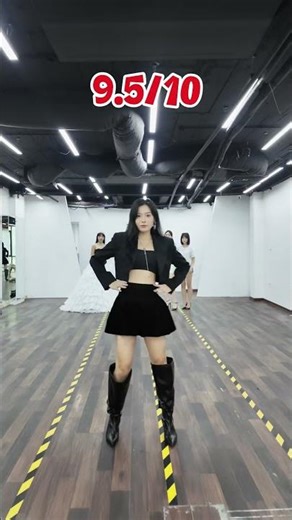 Catching mysterious outfit box #bybacademy #thanhhuyennguyen #daotaonguoimau #5g