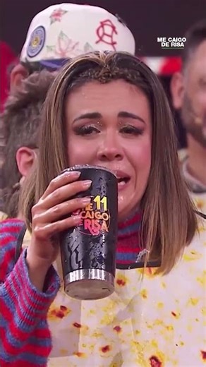 👅💦 Los baño a todos con su saliva #MeCaigoDeRisa