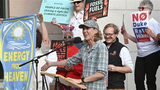Rally precedes Duke Energy rate hike hearing at courthouse