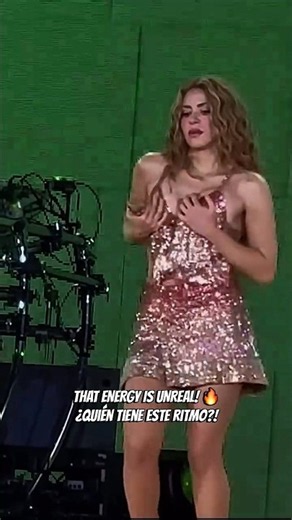 PURE LOBA ENERGY! 🐺🔥 Shakira live stage moment #Shakira #Shorts