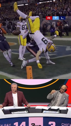 Insane Fumble!🔥 - Packers @ Bears NFL Playoffs