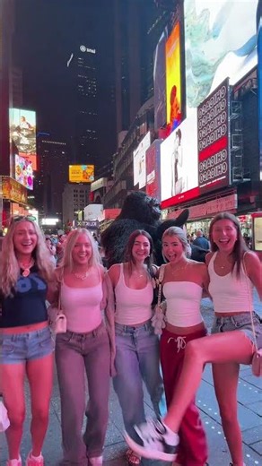 DEF NOT THE ROCKETTES