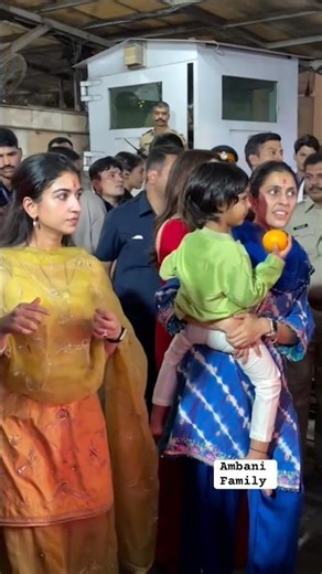 Mukesh Ambani Turns 69 🙏👑 | Family at Siddhivinayak Temple ✨❤️