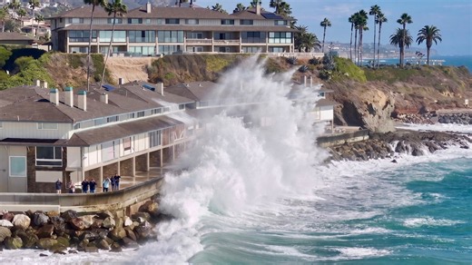 Laguna Beach homes face powerful waves after beaches disappear