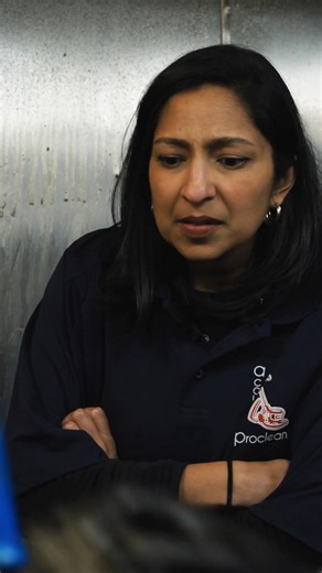 The guests have left. The cooks have clocked out. The coffee machines are empty. That’s when Alex Diaz and his team go to work. In this episode of “On the Job,” Priya Krishna (@priyakrishna) spends the night at a diner in New Jersey to see what it takes to deep-clean a commercial kitchen. Tap the link in bio to watch the full episode! #onthejob #newjersey #cleantok