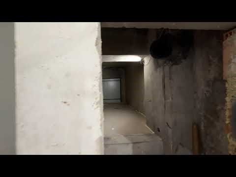 Κ. Ν. Παπαδάκη, διατίθεται προς μίσθωση προβεβλημένο ισόγειο κατάστημα, επιφάνειας 200τμ 1975.