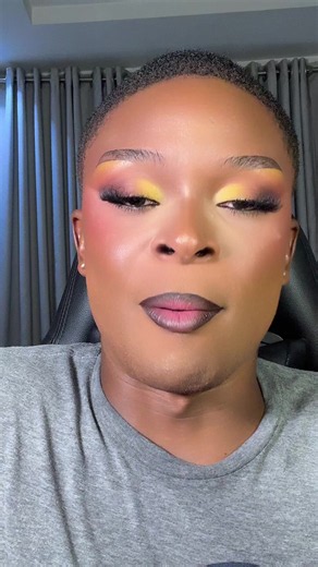 Flamingo's Live Stream: Join My Free Makeup Class Now!