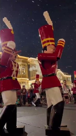 ONCE UPON A CHRISTMASTIME PARADE | Mickey’s Very Merry Christmas Party | Walt Disney World