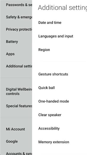 Try this hidden flashlight trick on your phone and save time! 🔦✨ #shorts #tech #mobiletricks