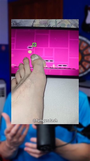He Plays Geometry Dash With His Big Toe 🤮