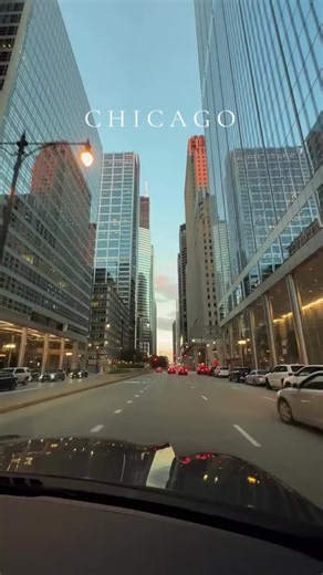 Chicago Winter Drive: Scenic City Skyline & Landmarks