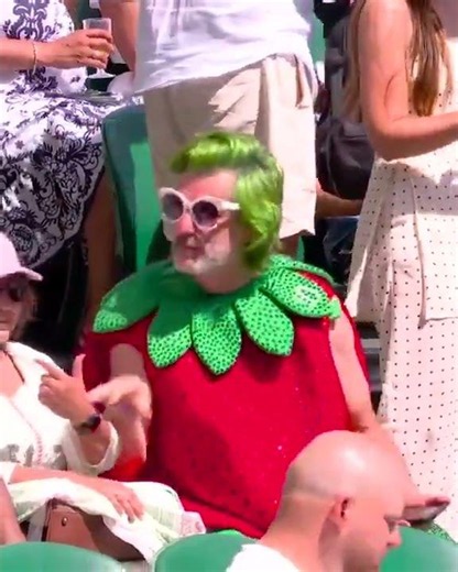 Wimbledon bringing out some stunning fits 😂🍓